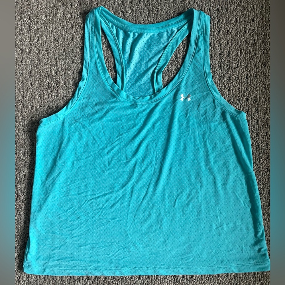 Under Armour Women’s Athletic Shirt Pinnie Size Medium Light Blue